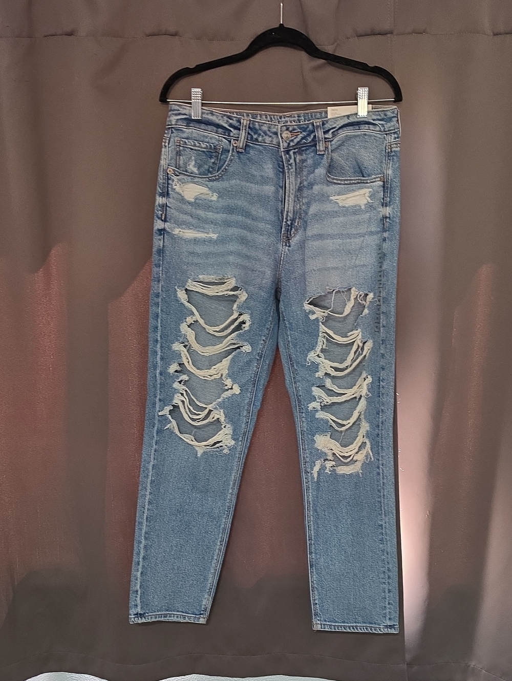 American Eagle Outfitters Light Blue Distressed Boyfriend Jeans